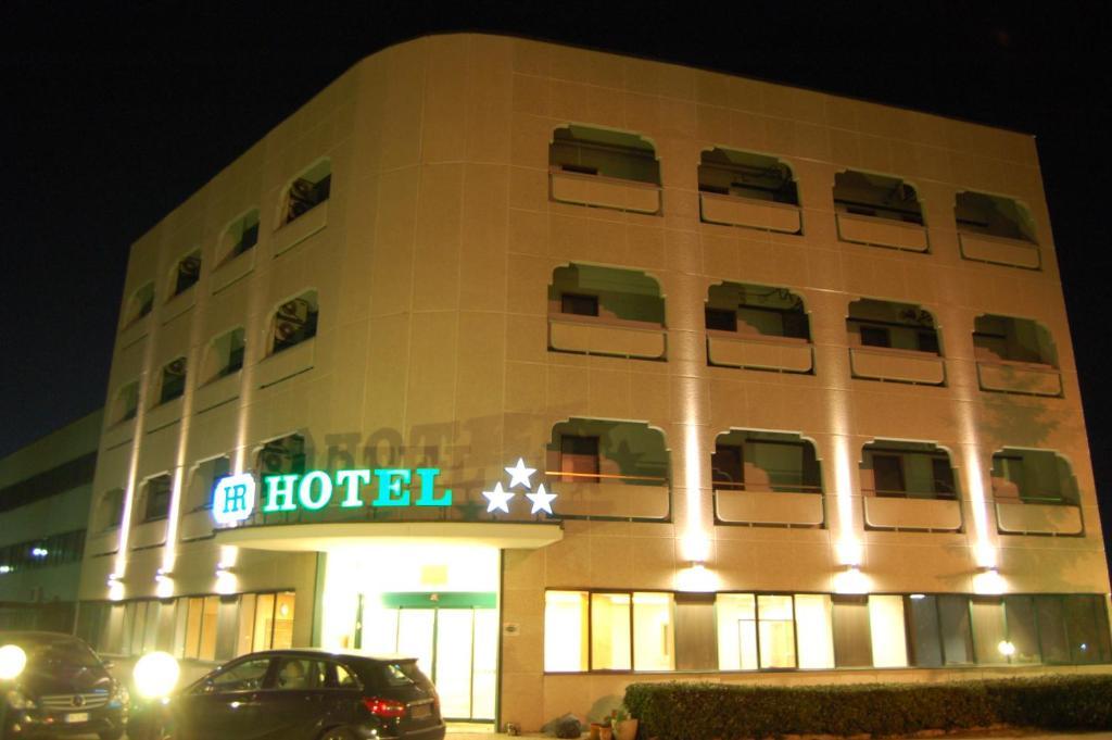 Hotel Romanisio Fossano Exterior photo
