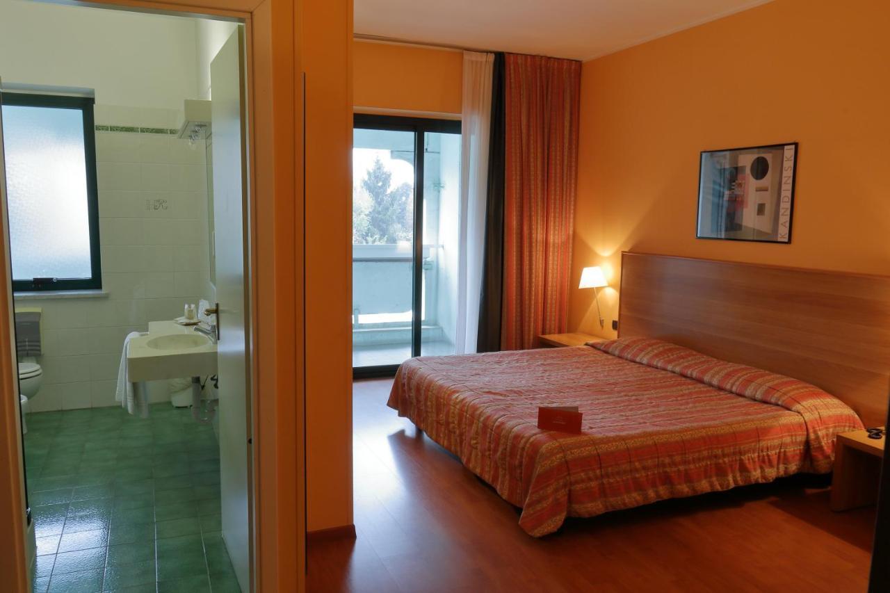 Hotel Romanisio Fossano Exterior photo