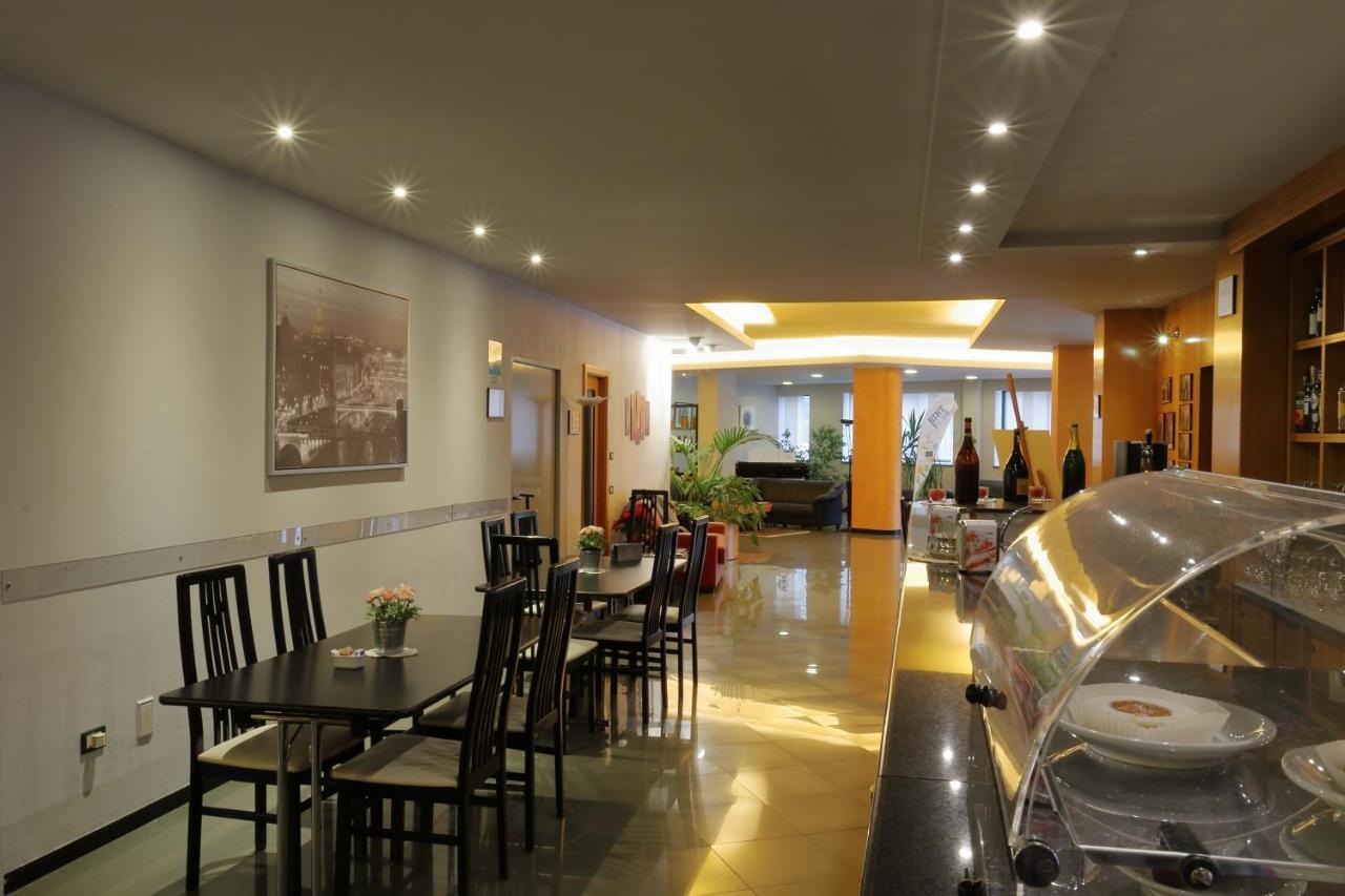 Hotel Romanisio Fossano Exterior photo